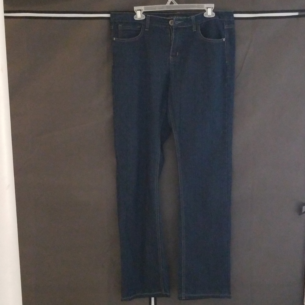 Baccini Straight Leg Blue Jean's (12)